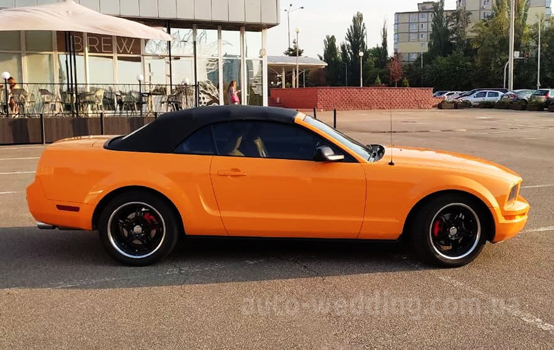 Кабріолет на весілля Ford Mustang GT orange