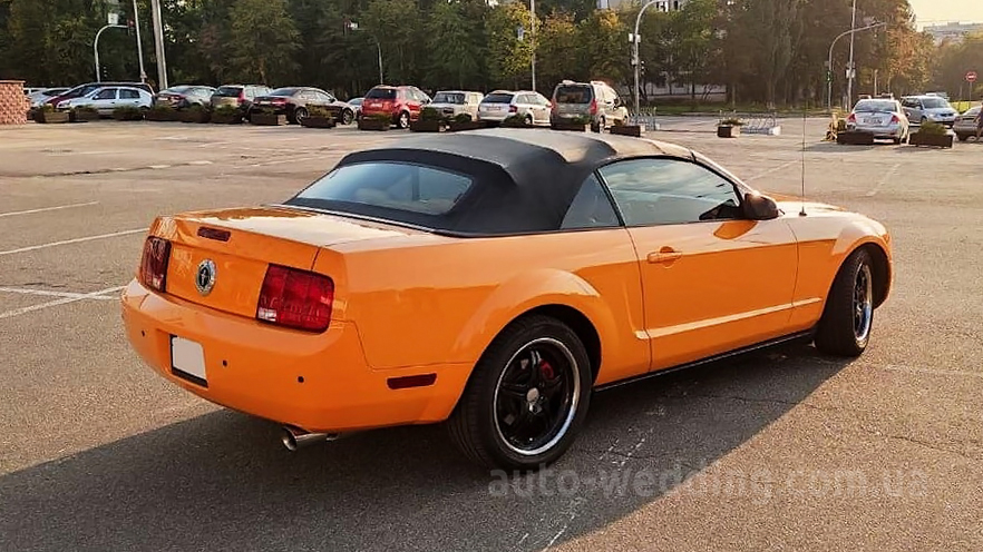 Кабріолет на весілля Ford Mustang GT orange