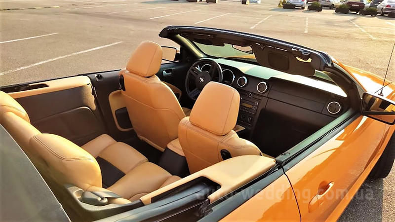 Кабріолет на весілля Ford Mustang GT orange