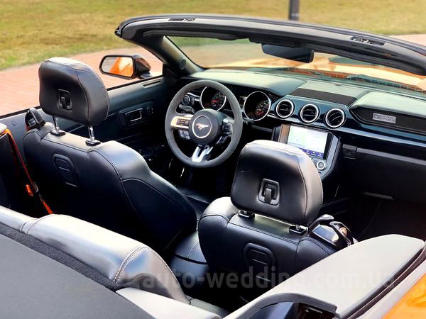 Кабріолет на весілля Ford Mustang GT помаранчевий з водієм у Києві