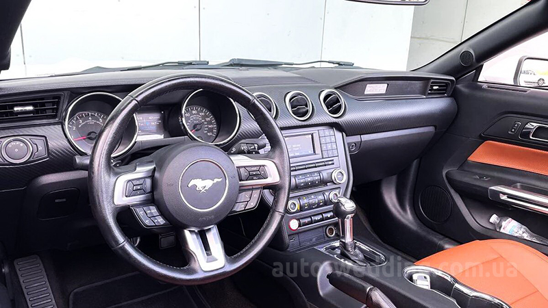 Кабріолет на весілля Ford Mustang GT білий