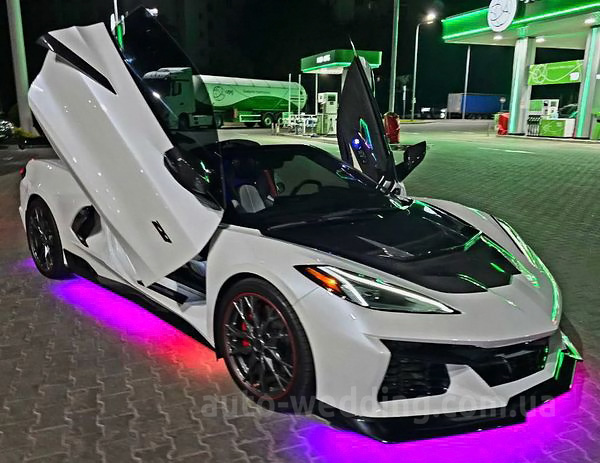 Оренда кабріолета Chevrolete Corvette на зйомки з водієм у Києві