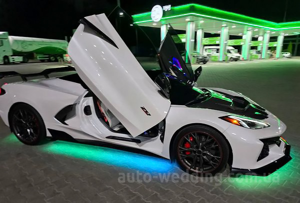 Оренда кабріолета Chevrolete Corvette на весілля, відеозйомки, фотосесії з водієм у Києві