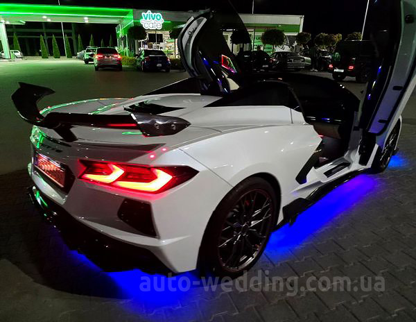 Оренда кабріолета Chevrolete Corvette на весілля, відеозйомки, фотосесії з водієм у Києві