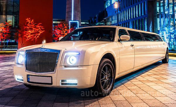 Прокат лімузина Chrysler 300C Rolls-Royse Phantom Galaxy на весілля у Києві