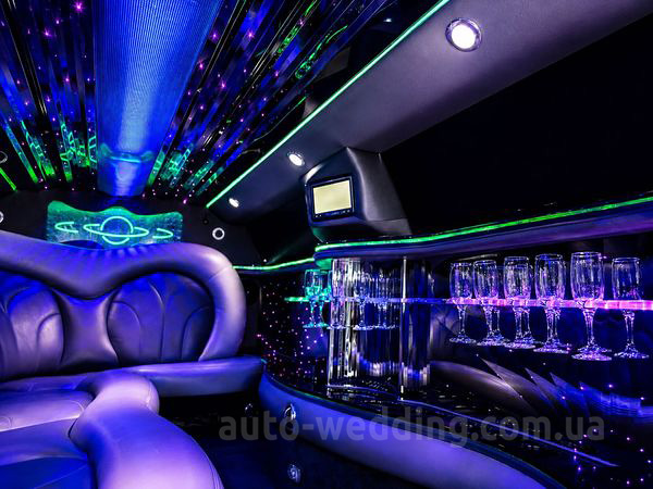 Прокат лімузина Chrysler 300C Rolls-Royse Phantom Galaxy на весілля у Києві