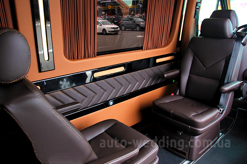 Оренда мікроавтобуса Mercedes Sprinter VIP 8 місць на весілля у Києві