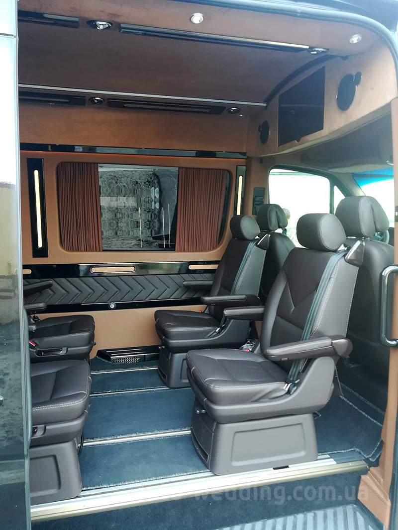 Оренда мікроавтобуса Mercedes Sprinter VIP 8 місць на весілля у Києві