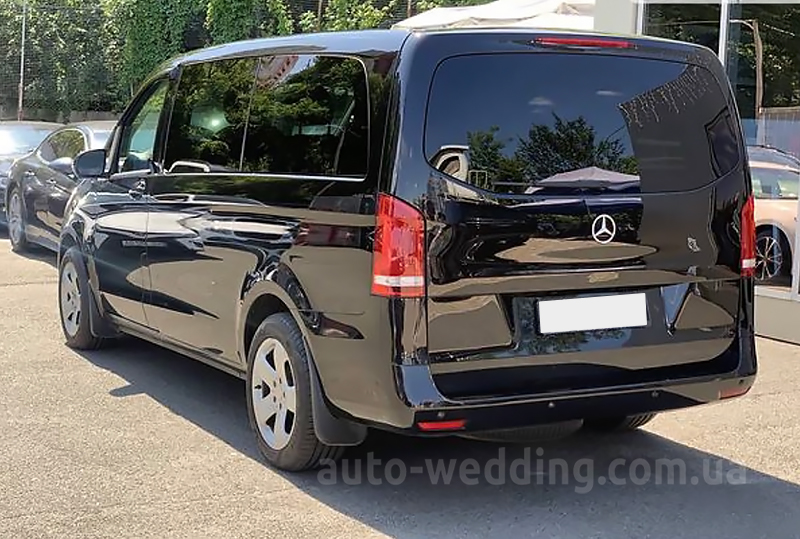 Оренда мікроавтобуса Mercedes Viano 7 місць чорний на весілля