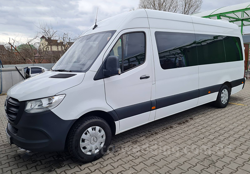 Оренда мікроавтобуса Mercedes Sprinter 12 місць на весілля у Києві