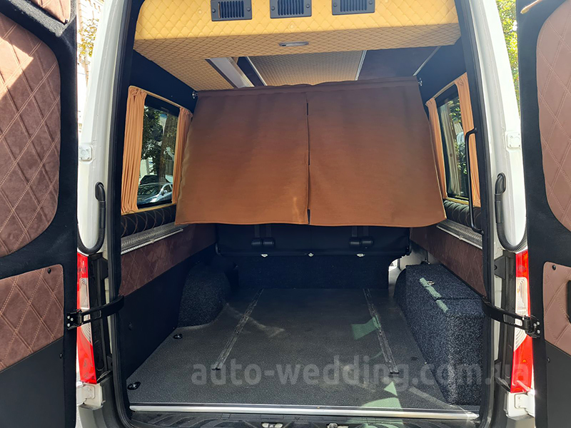 Оренда мікроавтобуса Mercedes Sprinter 12 місць на весілля у Києві