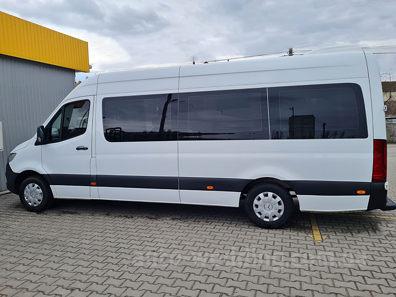 Оренда мікроавтобуса Mercedes Sprinter 12 місць на весілля у Києві