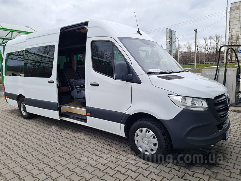 Оренда мікроавтобуса Mercedes Sprinter 12 місць на весілля у Києві