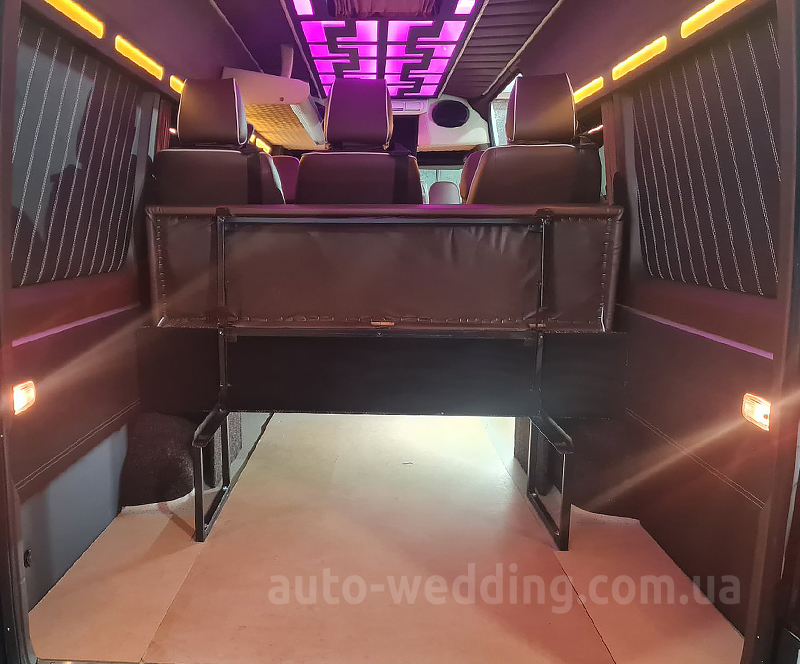 Мікроавтобус на весілля Mercedes Sprinter VIP 8-12 місць білий на весілля у Києві