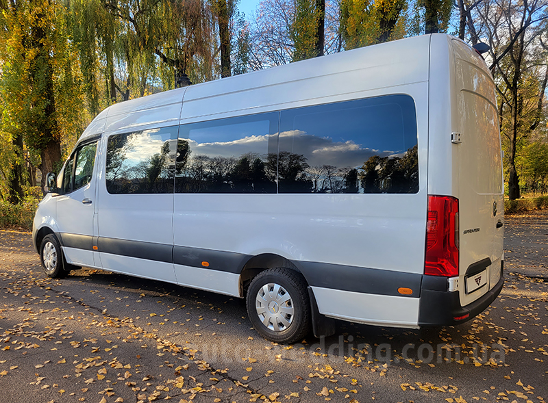 Мікроавтобус на весілля Mercedes Sprinter VIP 8-12 місць білий на весілля у Києві