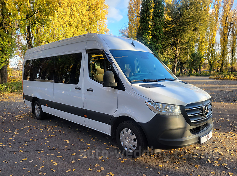 Мікроавтобус на весілля Mercedes Sprinter VIP 8-12 місць білий на весілля у Києві