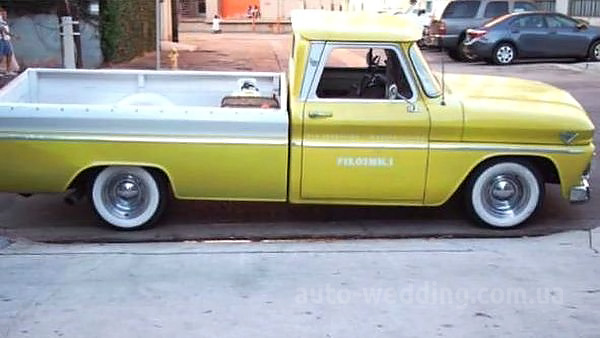Ретро пікап GMC Food Truck оренда на зйомки реклами, відеокліпів, фотосесій і для фотозон у Києві