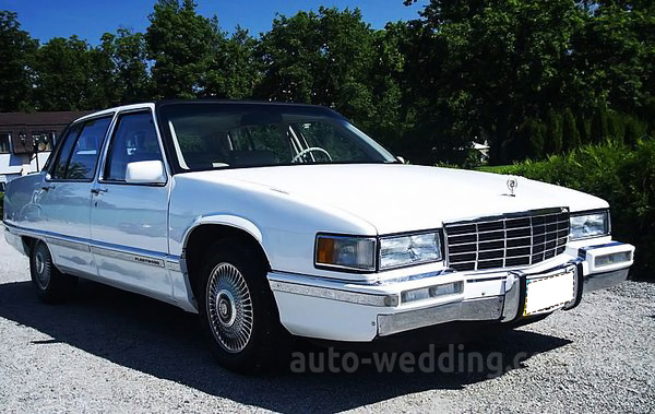 Ретро авто на зйомки Cadillac Fleetwood з водієм у Києві