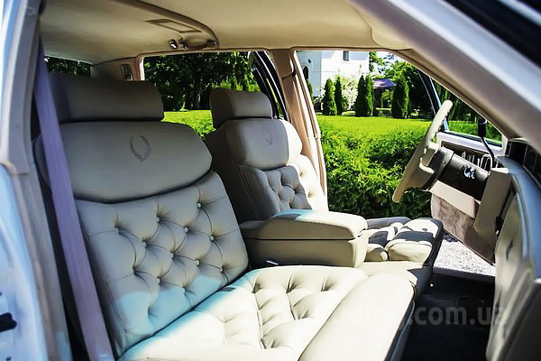 Ретро авто на свадьбу Cadillac Fleetwood белый с водителем в Киеве