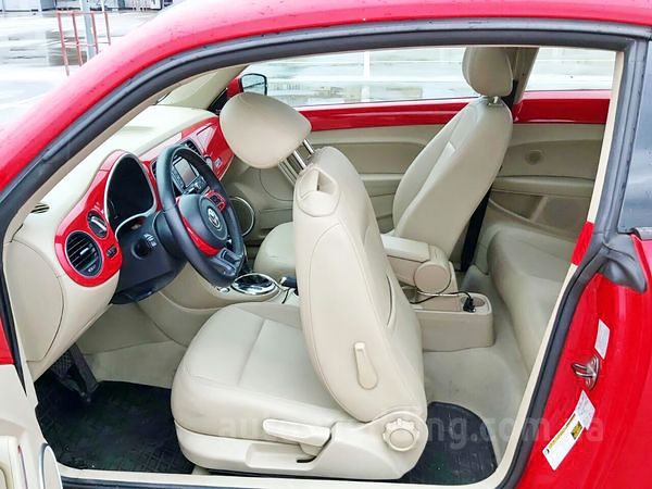 Авто на весілля Volkswagen Beetle червоний у Києві