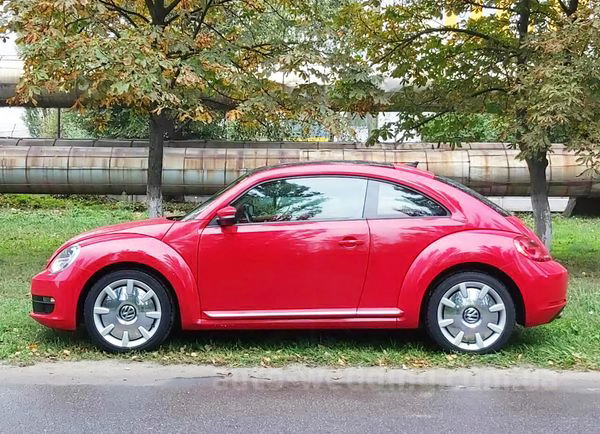 Авто на весілля Volkswagen Beetle червоний у Києві