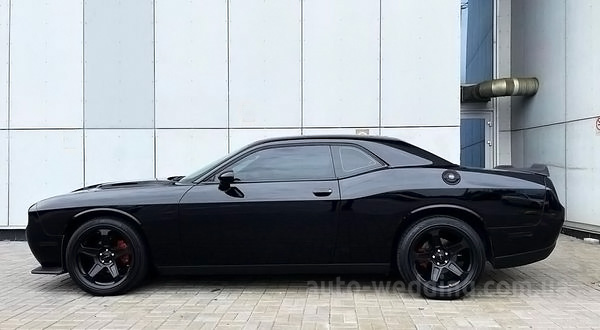 Авто на весілля Dodge Challenger 3.6 чорний з водієм у Києві