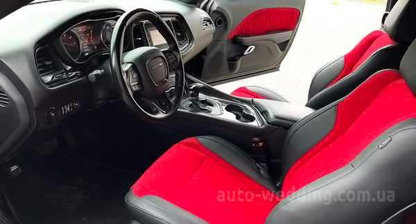 Авто на весілля Dodge Challenger 3.6 чорний з водієм у Києві