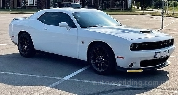 Авто на весілля Dodge Challenger білий з водієм у Києві