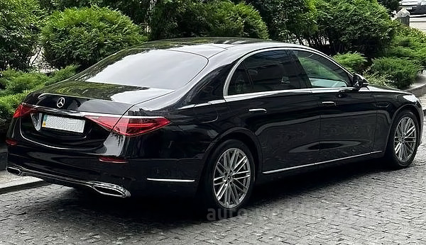 Оренда автомобіля Mercedes-Benz W223 на весілля з водієм у Києві