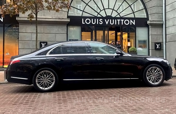 Оренда автомобіля Mercedes-Benz W223 на весілля з водієм у Києві
