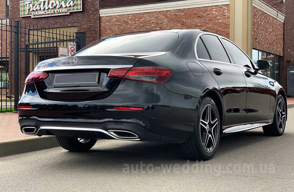 Авто на весілля Mercedes-Benz E-class W213 HIBRYD з водієм у Києві