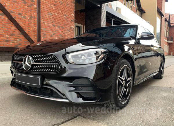 Авто на весілля Mercedes-Benz E-class W213 HIBRYD з водієм у Києві