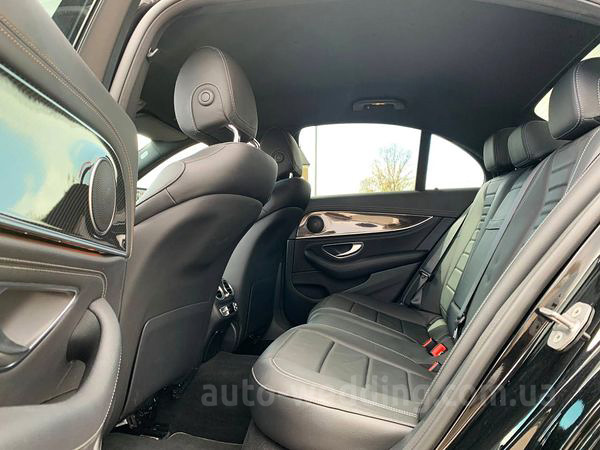 Авто на весілля Mercedes-Benz E-class W213 HIBRYD з водієм у Києві