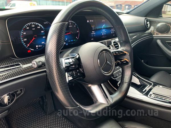Авто на весілля Mercedes-Benz E-class W213 HIBRYD з водієм у Києві