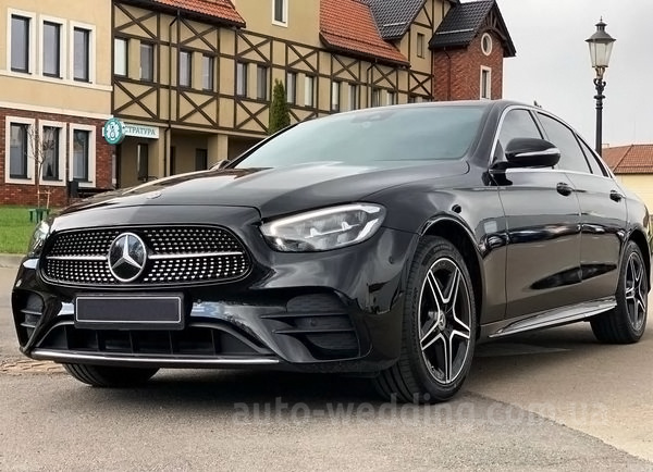 Авто на весілля Mercedes-Benz E-class W213 HIBRYD з водієм у Києві