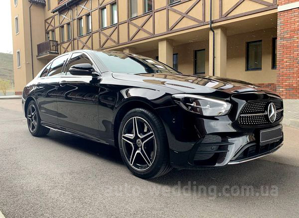 Авто на весілля Mercedes-Benz E-class W213 HIBRYD з водієм у Києві