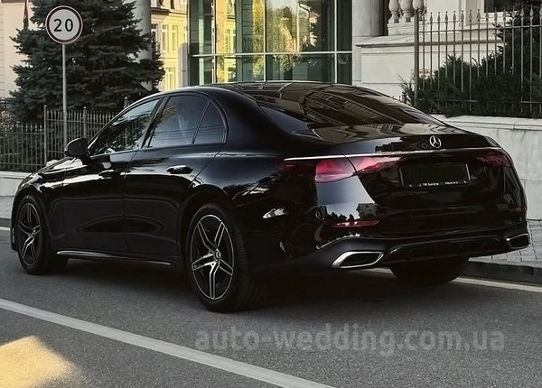 Оренда автомобіля Мерседес W214 на весілля з водієм у Києві