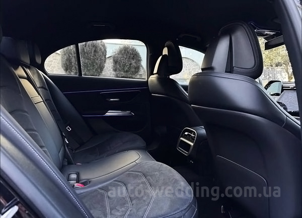 Оренда автомобіля Мерседес W214 на весілля з водієм у Києві