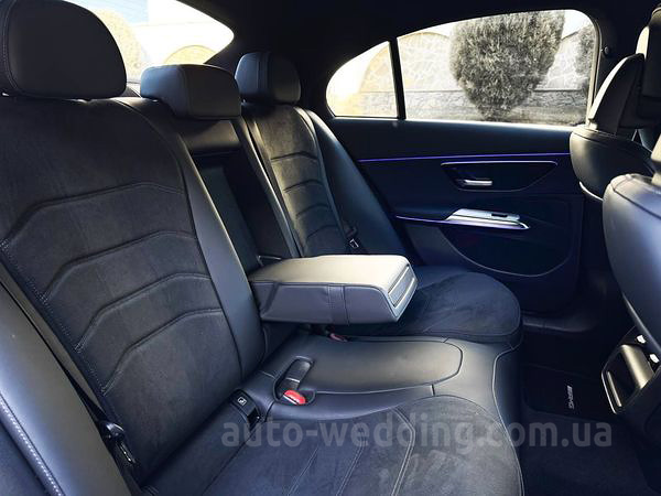 Оренда автомобіля Мерседес W214 на весілля з водієм у Києві