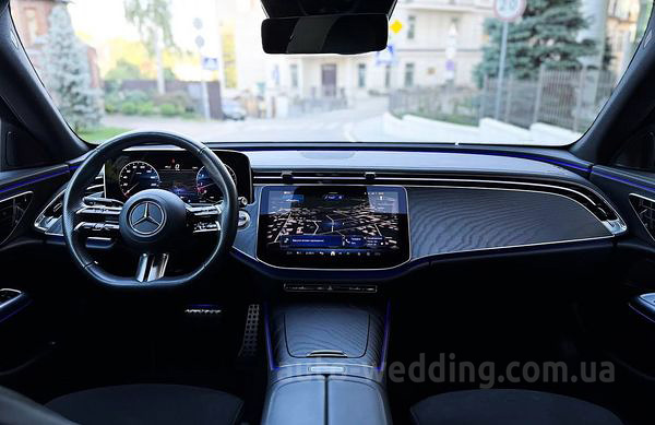 Оренда автомобіля Мерседес W214 на весілля з водієм у Києві
