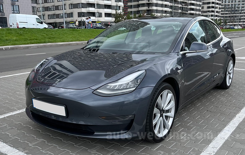 Авто на весілля TESLA Model 3 Long range з водієм у Києві