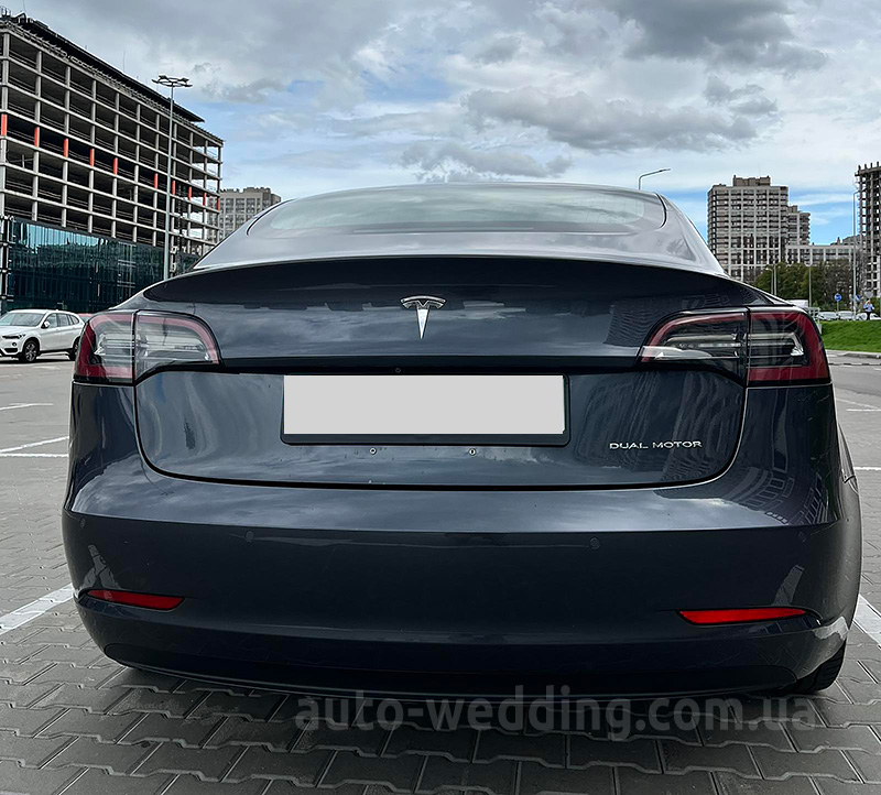 Авто на весілля TESLA Model 3  3 Long range з водієм у Києві