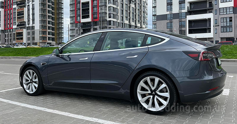 Авто на весілля TESLA Model 3  3 Long range з водієм у Києві