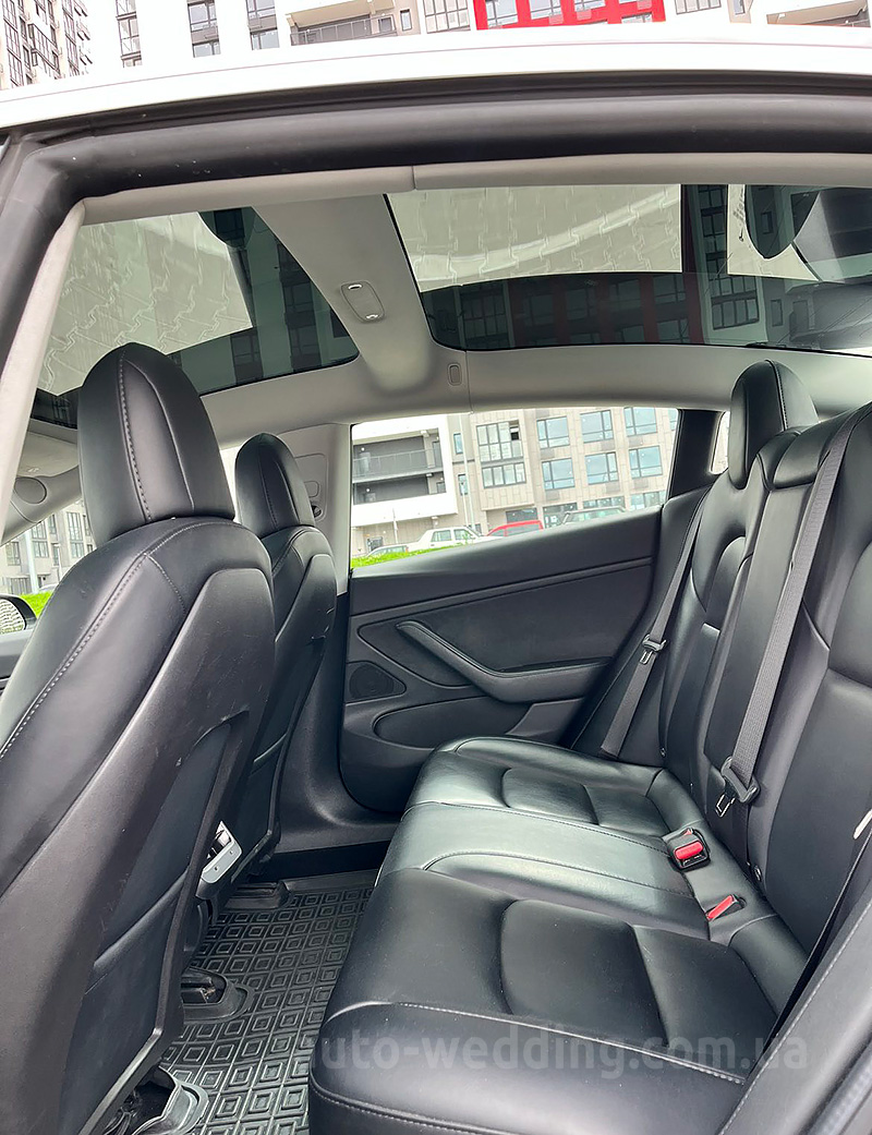 Авто на весілля TESLA Model 3  3 Long range з водієм у Києві