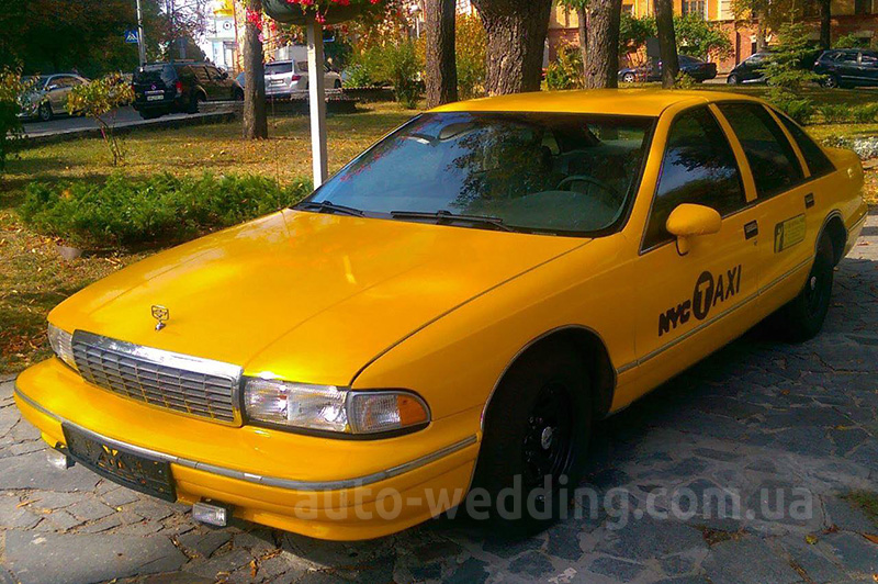 Оренда авто жовте таксі Chevrolet Caprice на зйомки з водієм у Києві