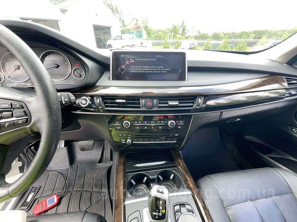 Позашляховик на весілля BMW X5 білий джип