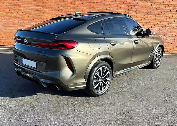 Позашляховик джип на весілля BMW X6 M50d хакі