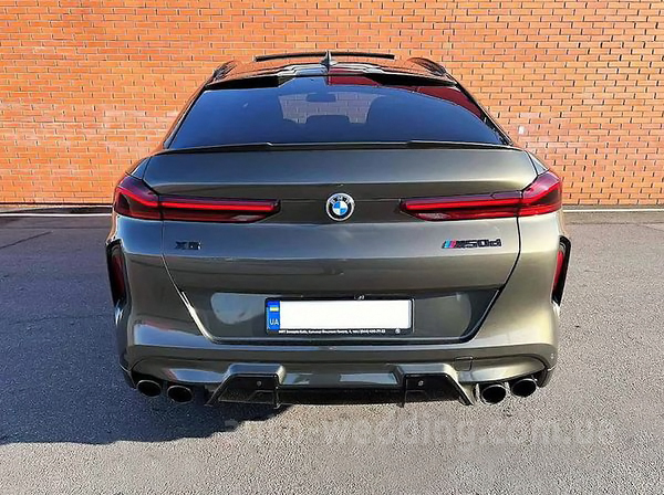 Позашляховик джип на весілля BMW X6 M50d хакі