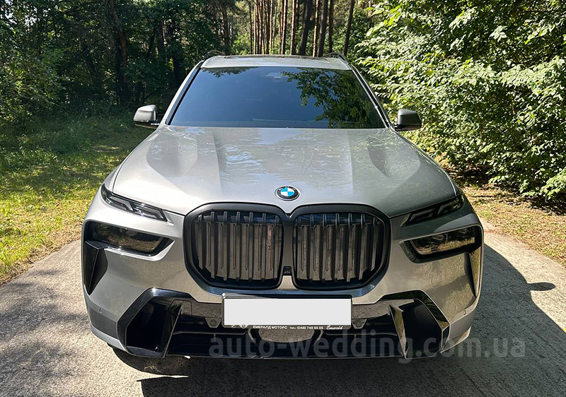 Позашляховик джип на весілля BMW X7 40D з водієм у Києві