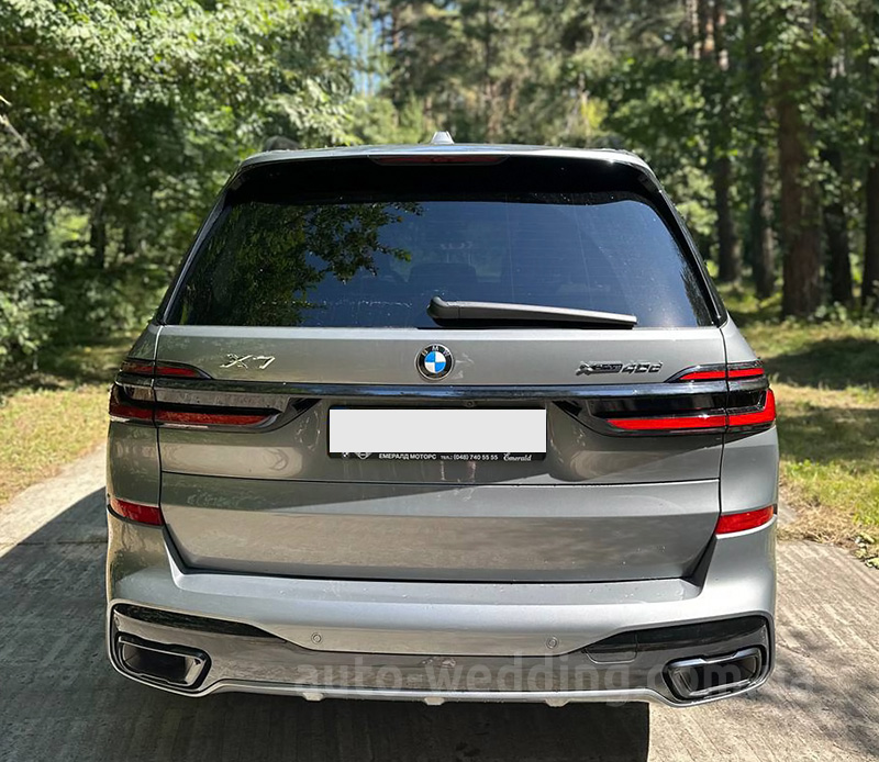 Позашляховик джип на весілля BMW X7 40D з водієм у Києві